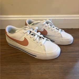 Nike White and Peach Sneakers